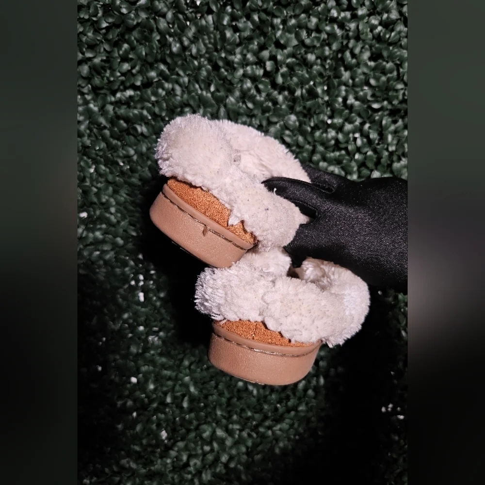 Cozy Brown Slippers with Cream Lining